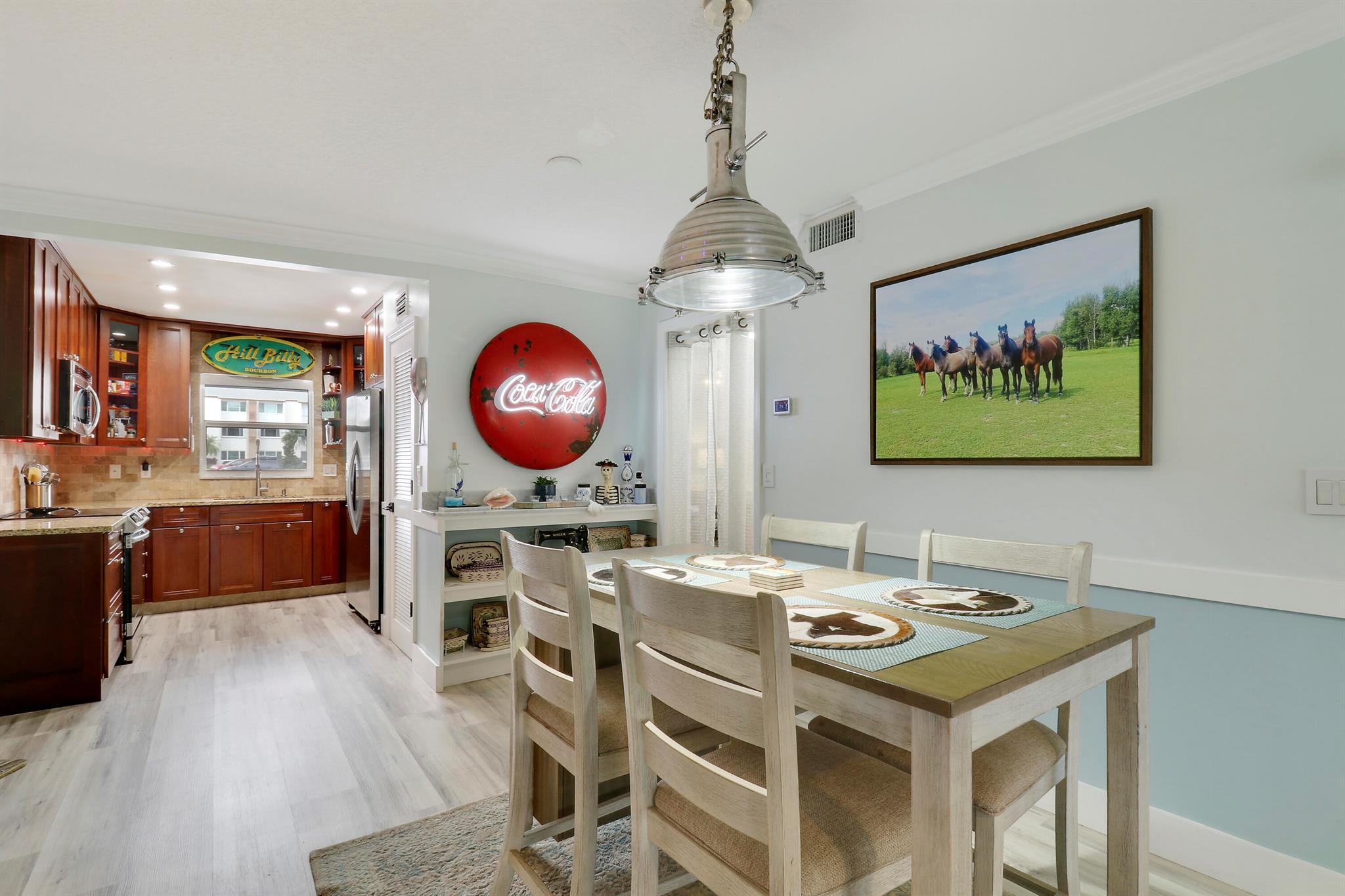 HAMPTON HOUSE CONDO - Residential