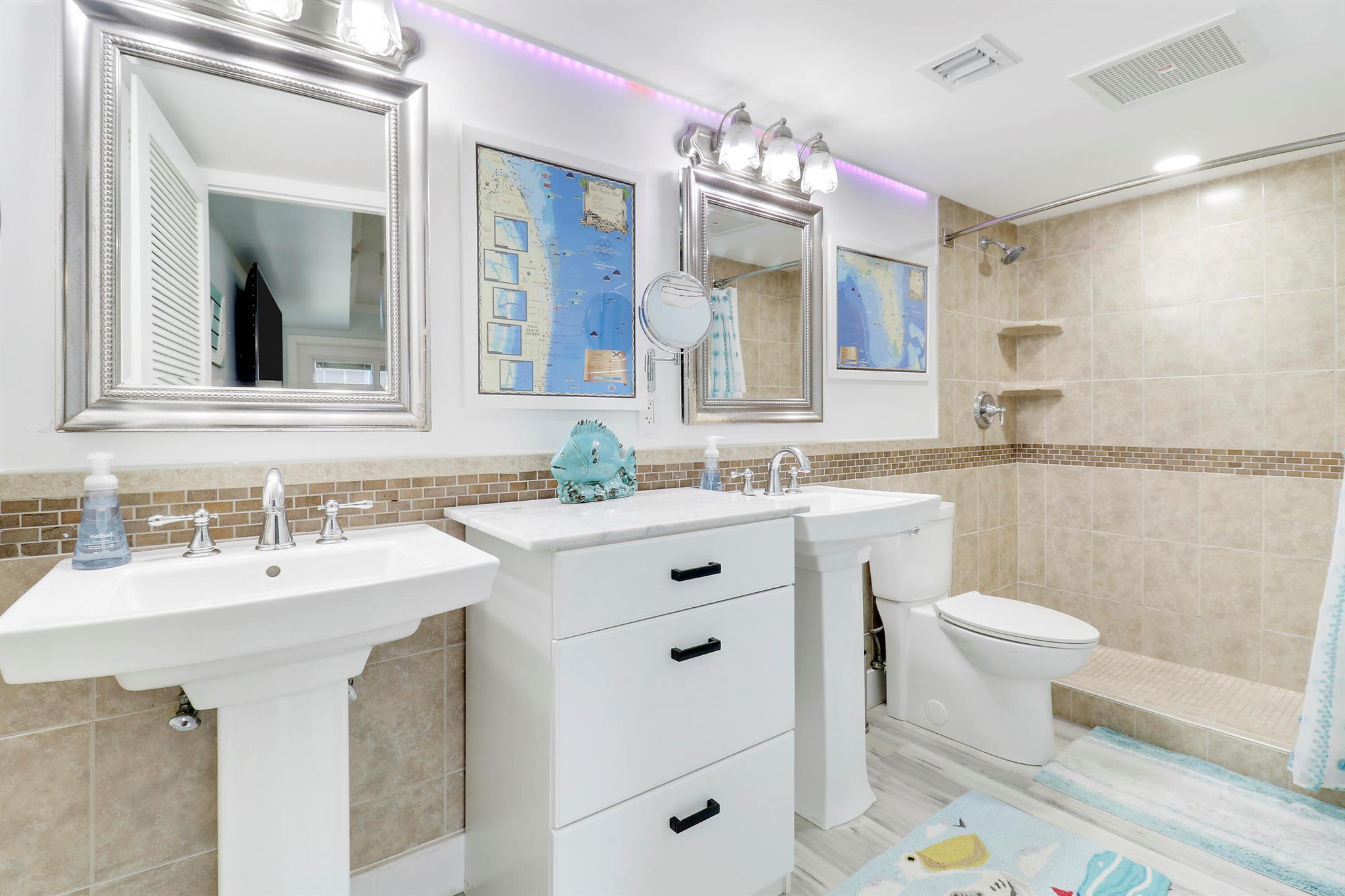 HAMPTON HOUSE CONDO - Residential