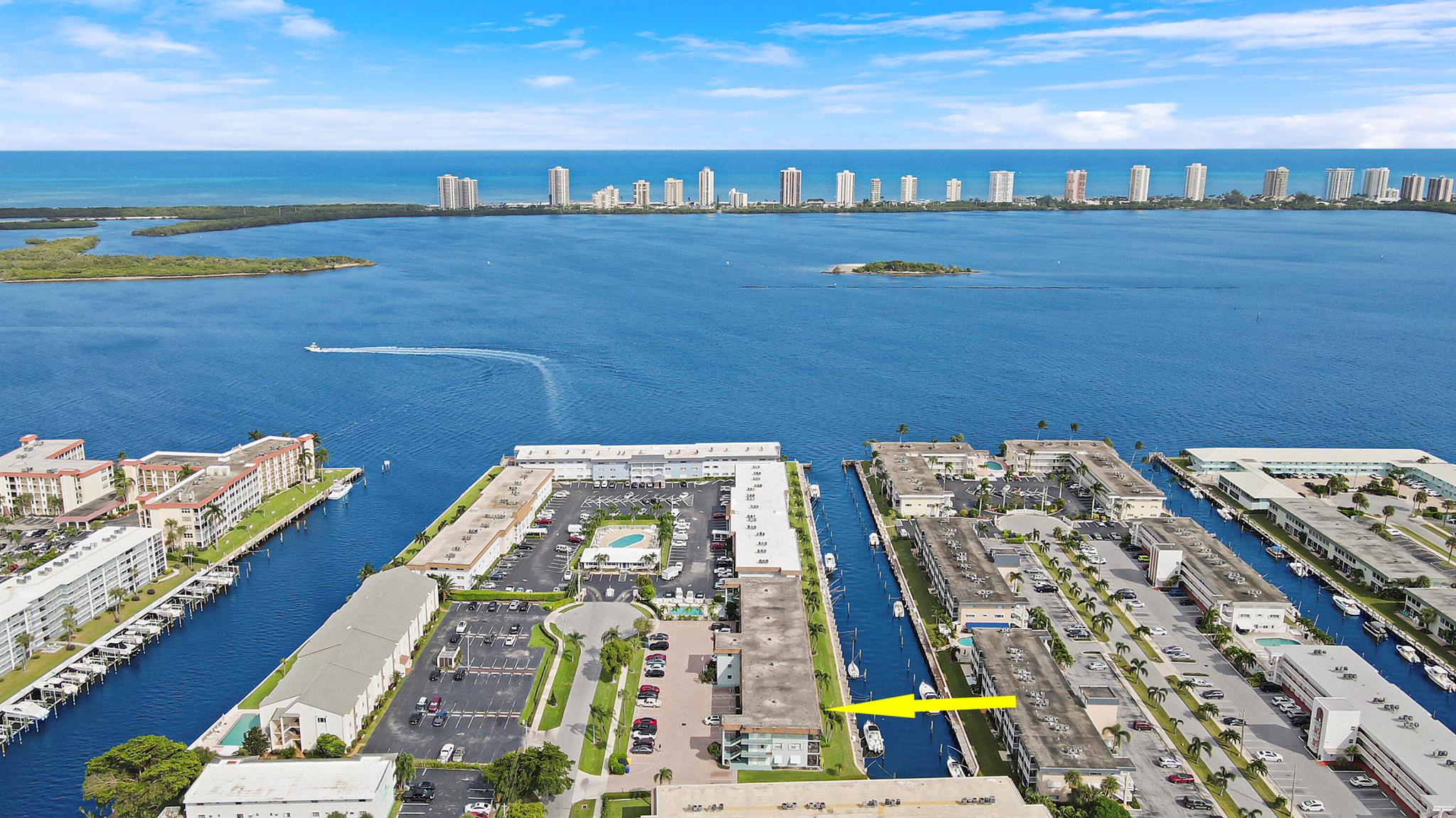 HAMPTON HOUSE CONDO - Residential