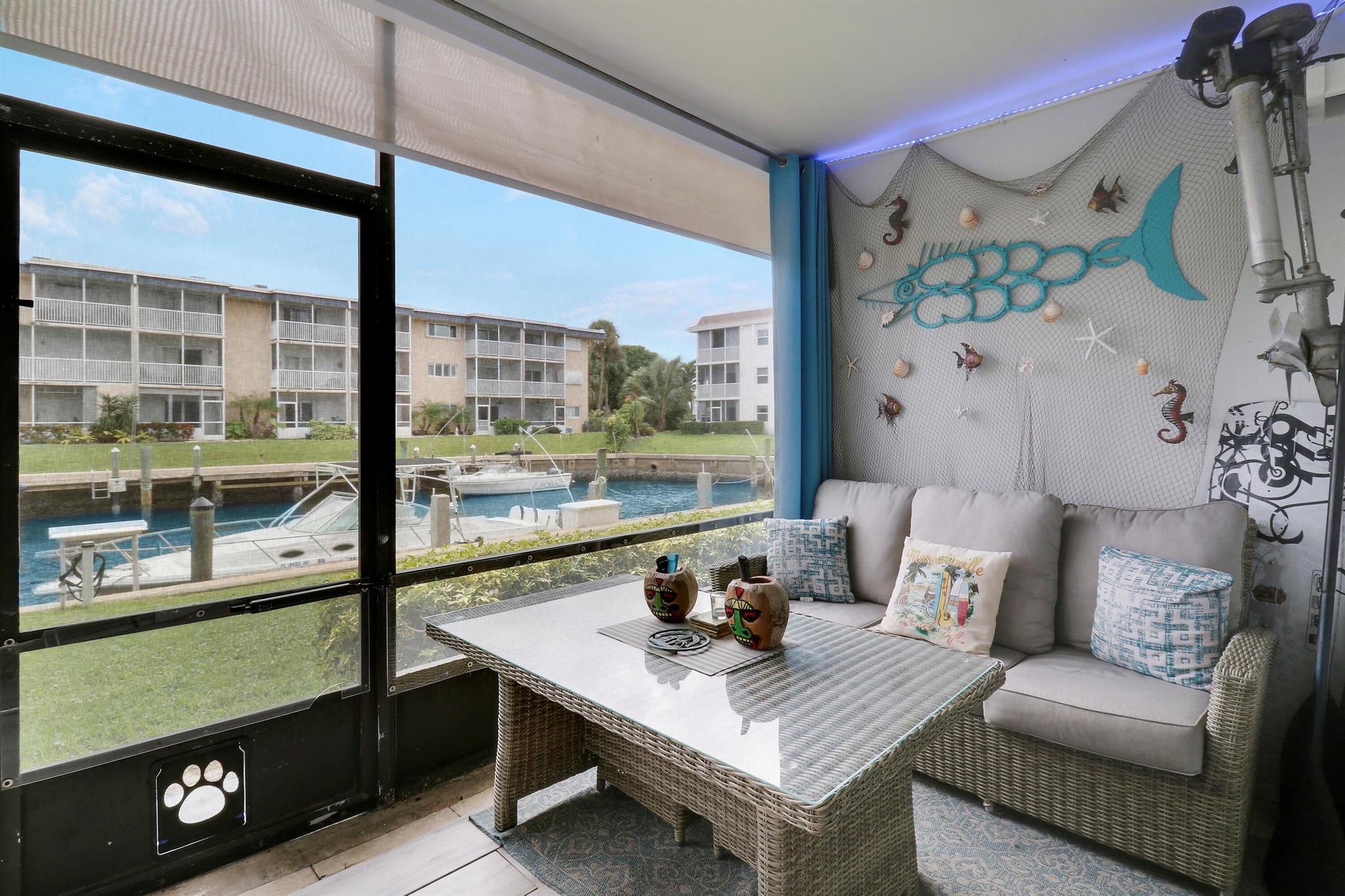 HAMPTON HOUSE CONDO - Residential