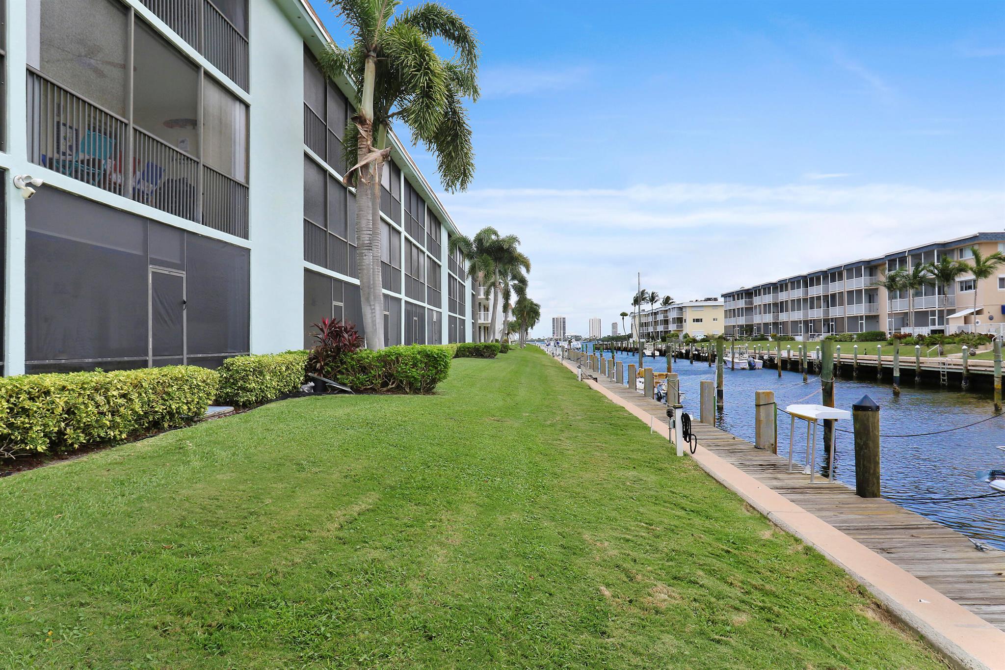 HAMPTON HOUSE CONDO - Residential