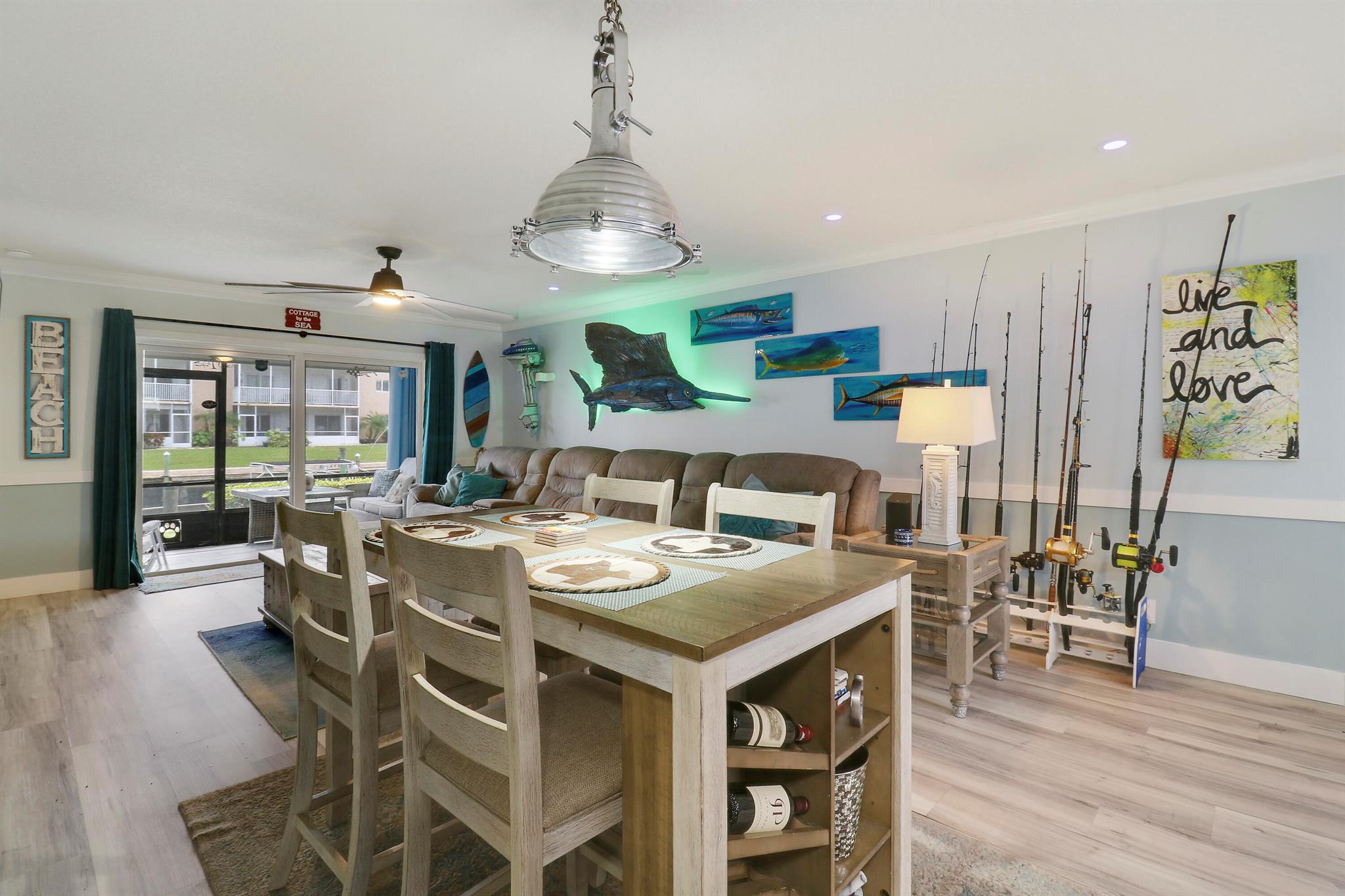 HAMPTON HOUSE CONDO - Residential