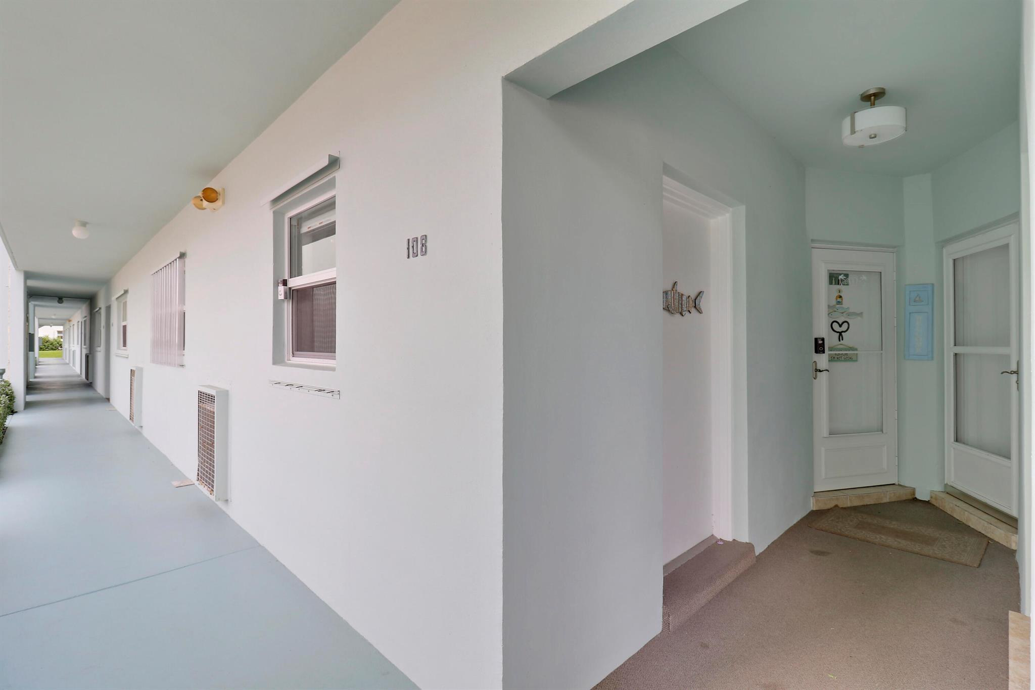 HAMPTON HOUSE CONDO - Residential