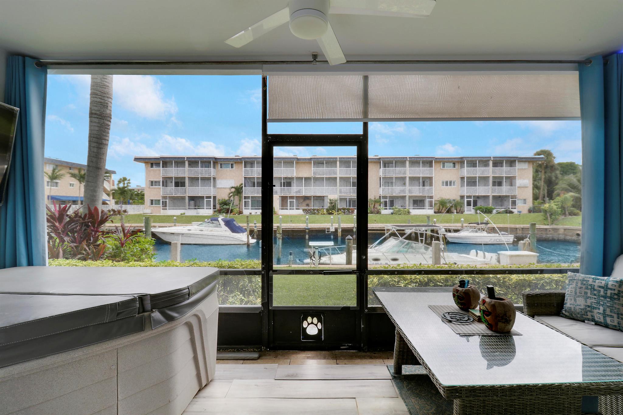 HAMPTON HOUSE CONDO - Residential