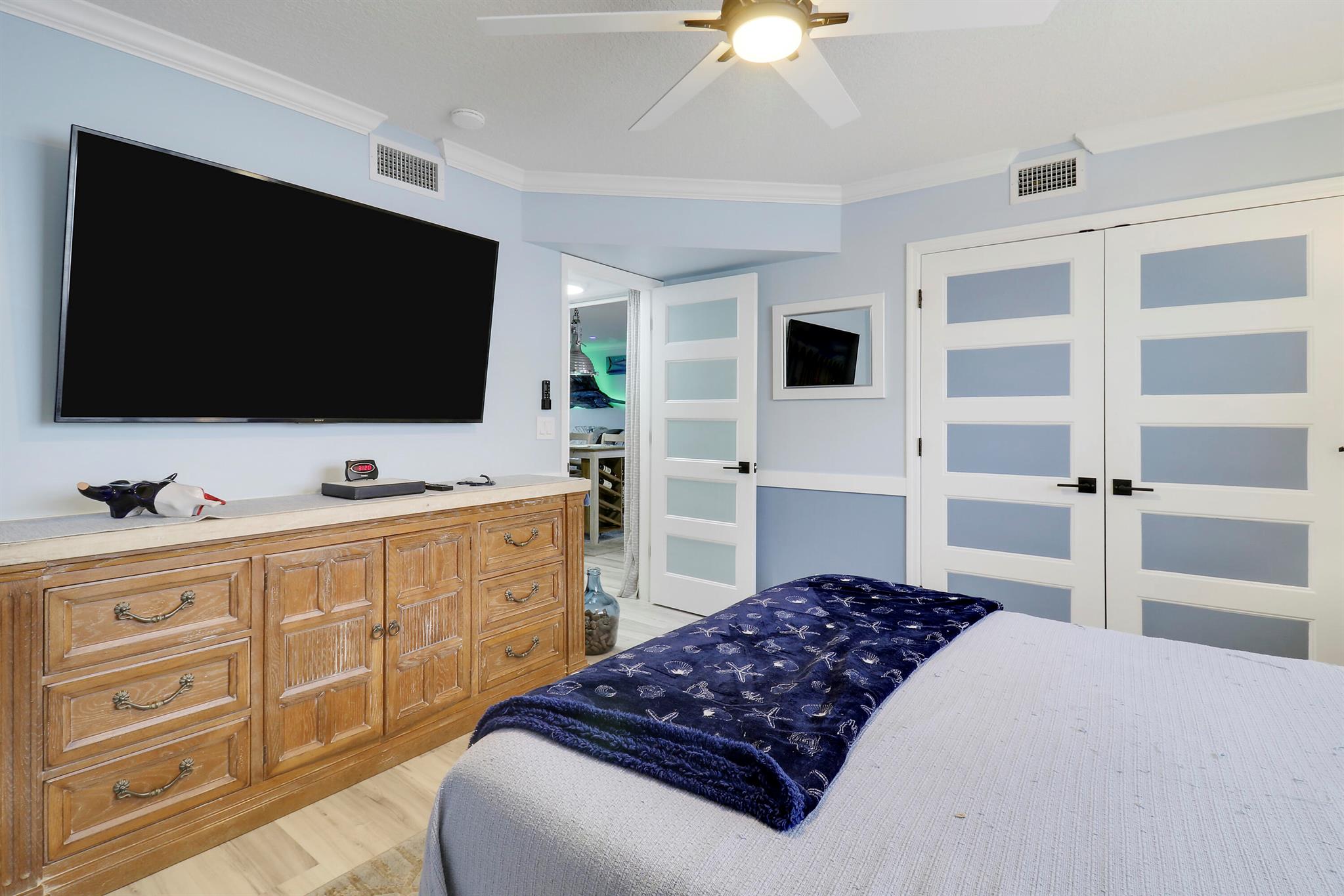 HAMPTON HOUSE CONDO - Residential