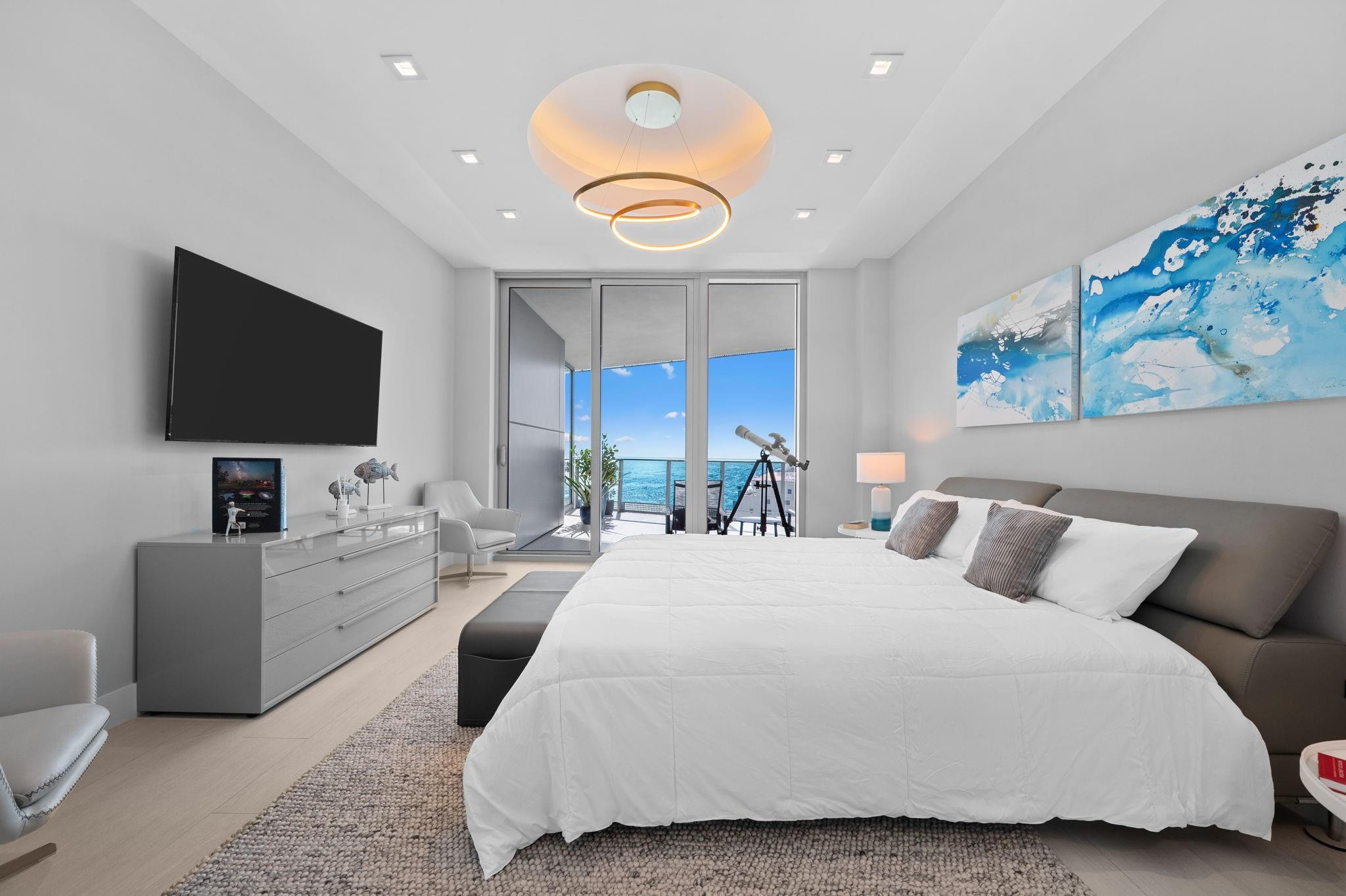 Paramount - Residential