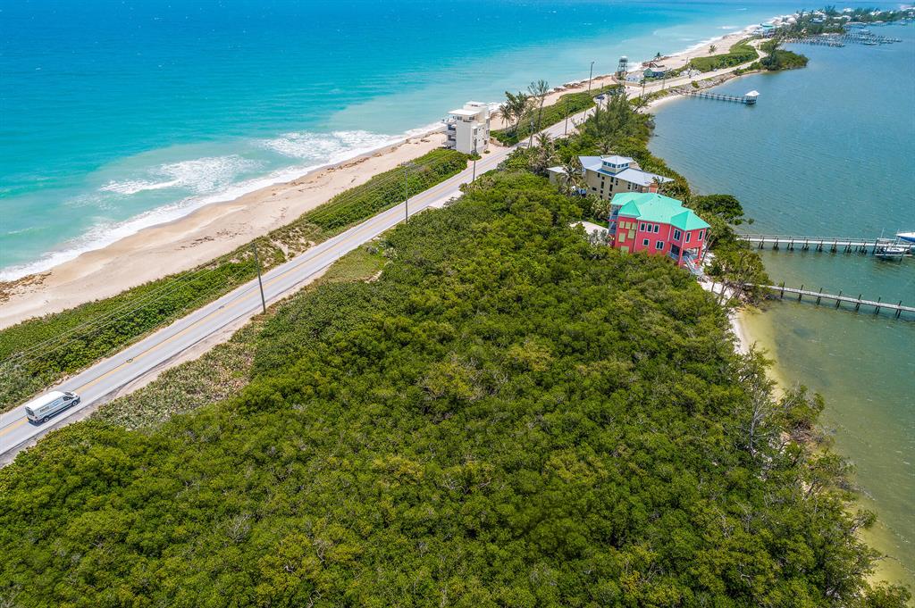 Yacht Club Beach - Land