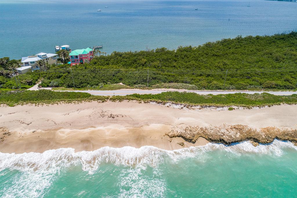 Yacht Club Beach - Land