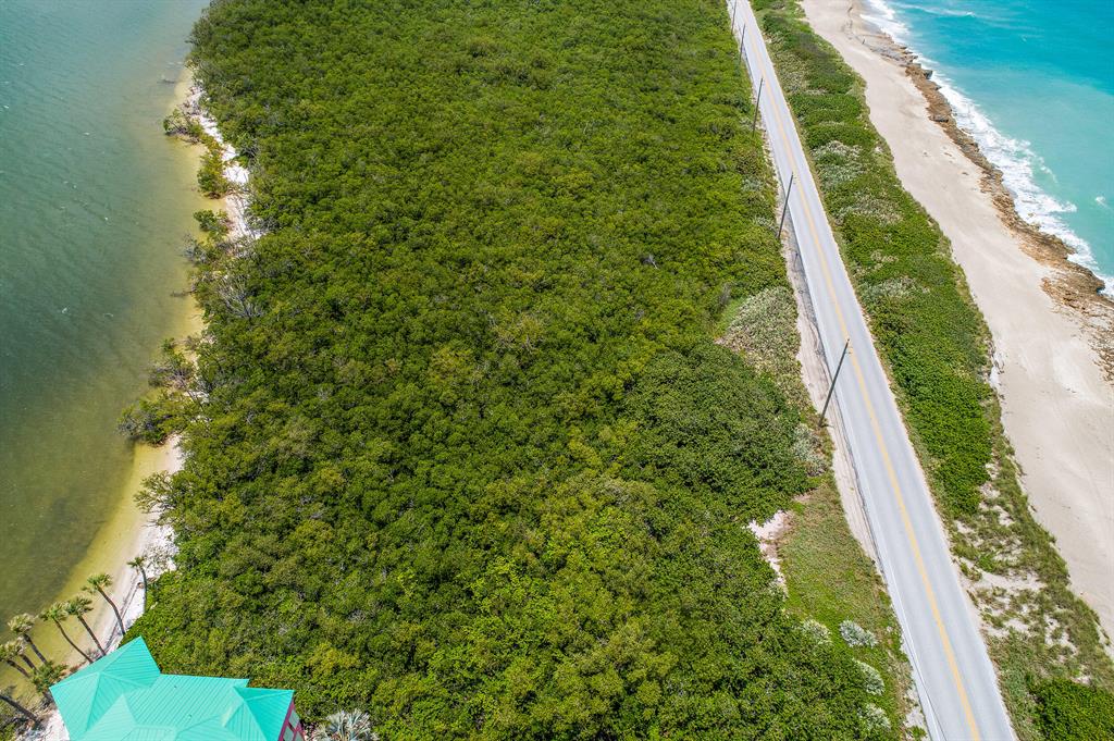 Yacht Club Beach - Land