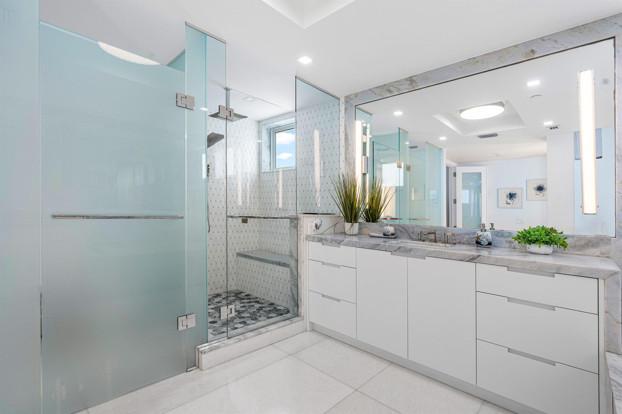 ATHENA CONDO - Residential