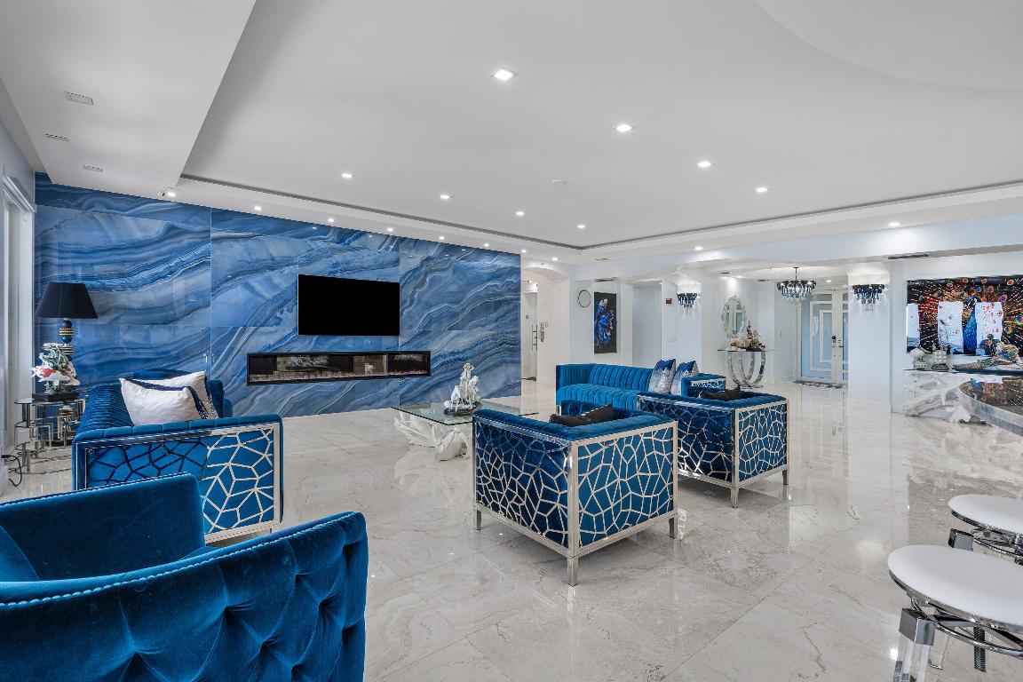 ATHENA CONDO - Residential