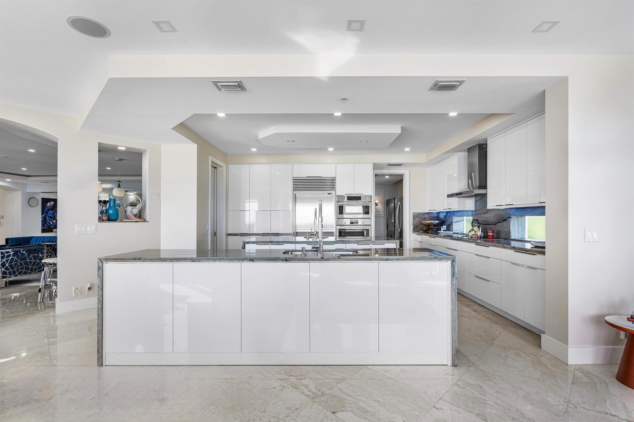 ATHENA CONDO - Residential