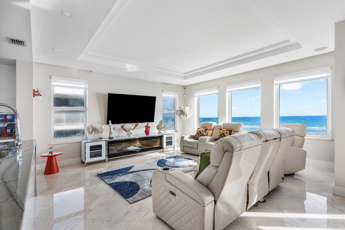 ATHENA CONDO - Residential