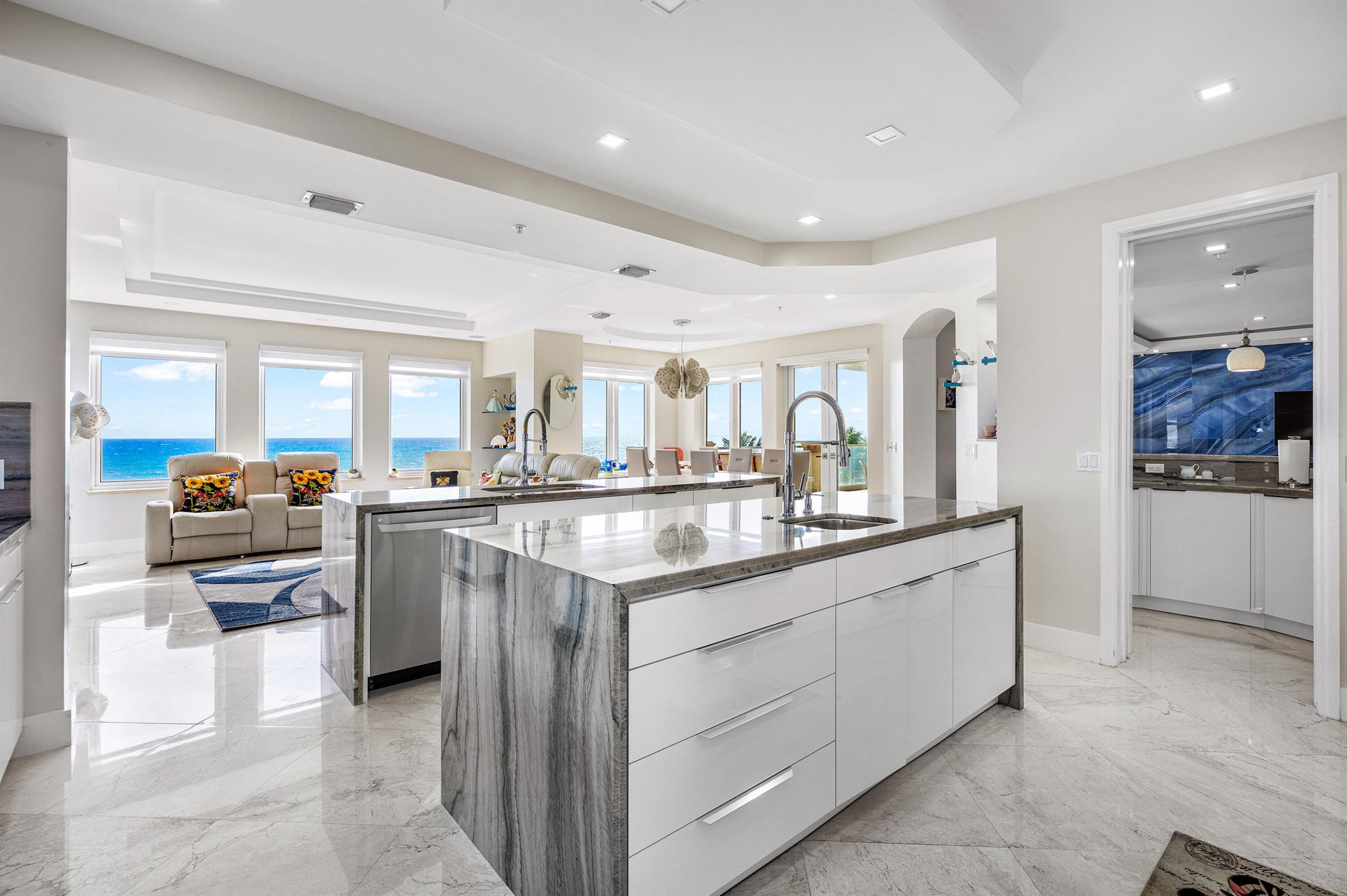 ATHENA CONDO - Residential