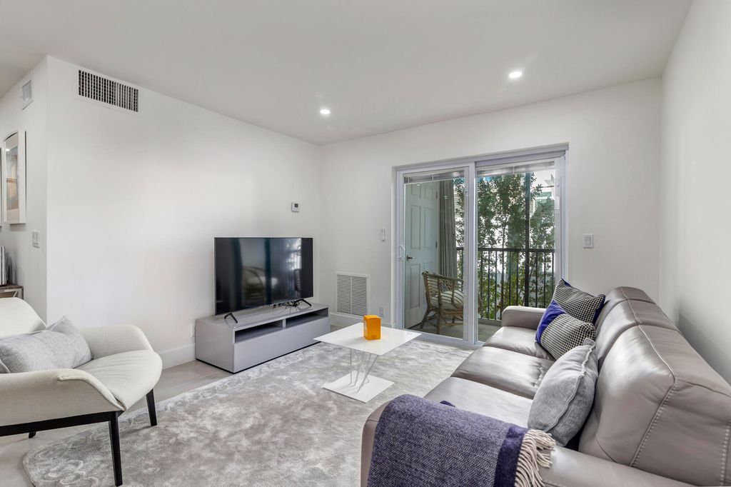 Photo of 1527 S Flagler Drive #113f, West Palm Beach, FL 33401 (MLS # B26013429)