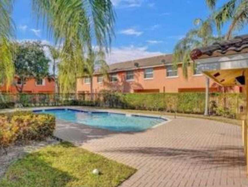 S & R Of Inverrary Prcl S - Residential Lease