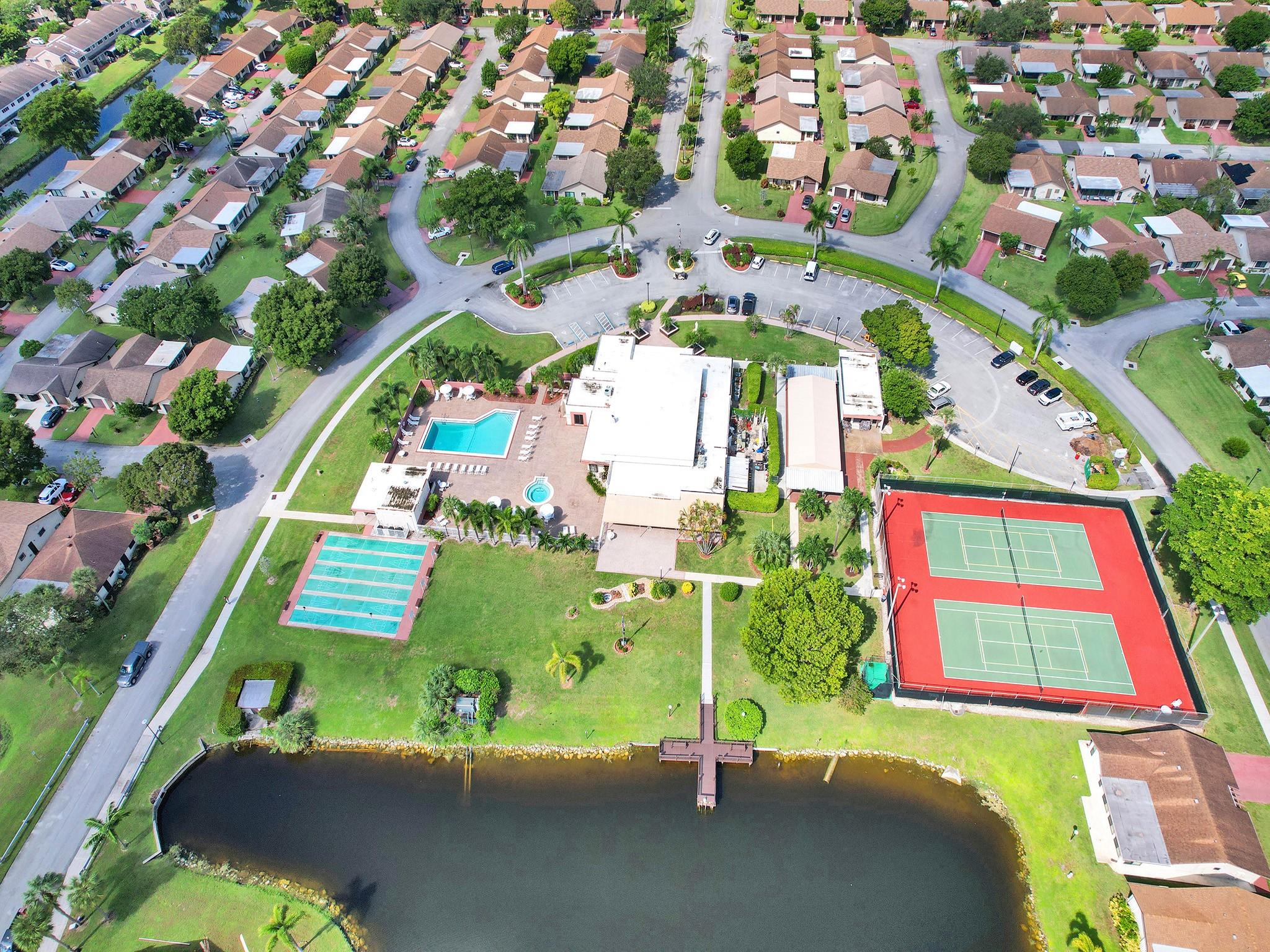 The Meadows Of Crystal La - Residential