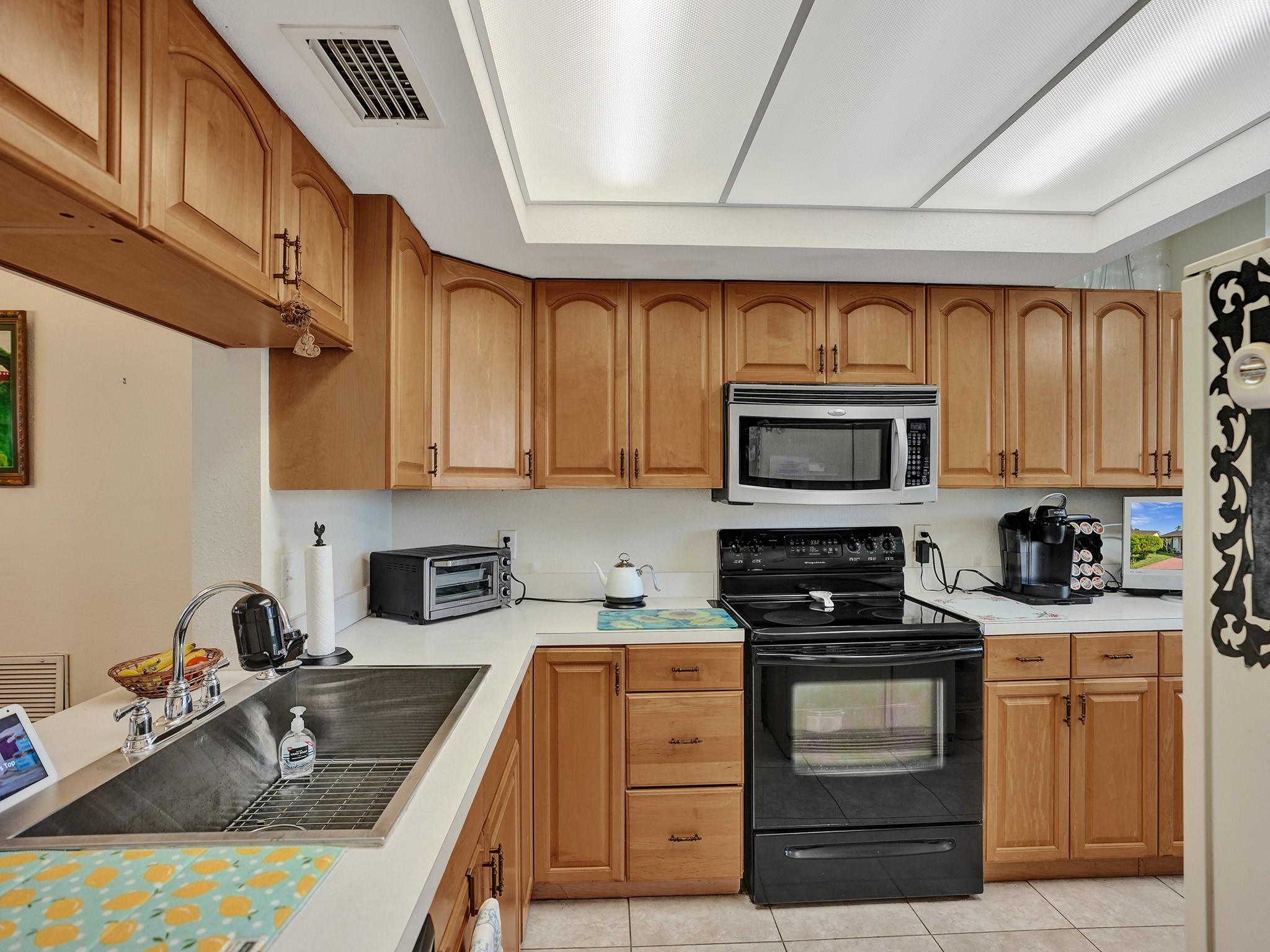 The Meadows Of Crystal La - Residential