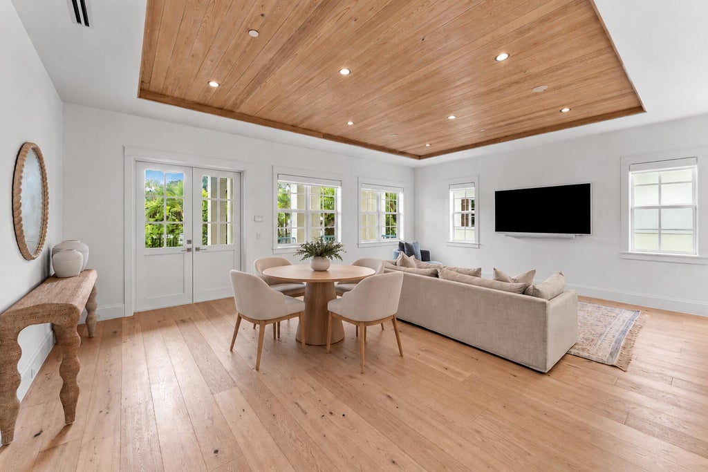 Photo of 140 SE 1st Avenue, Delray Beach, FL 33444 (MLS # B26081299)