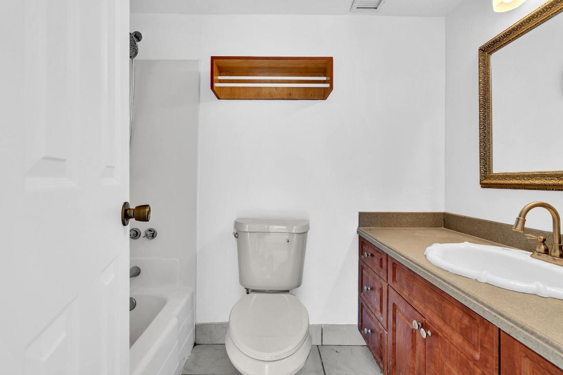 VECINO DEL MAR CONDO - Residential Lease