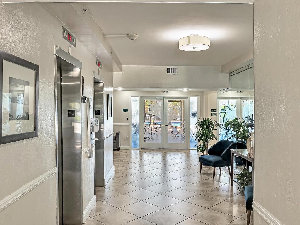 VECINO DEL MAR CONDO - Residential Lease