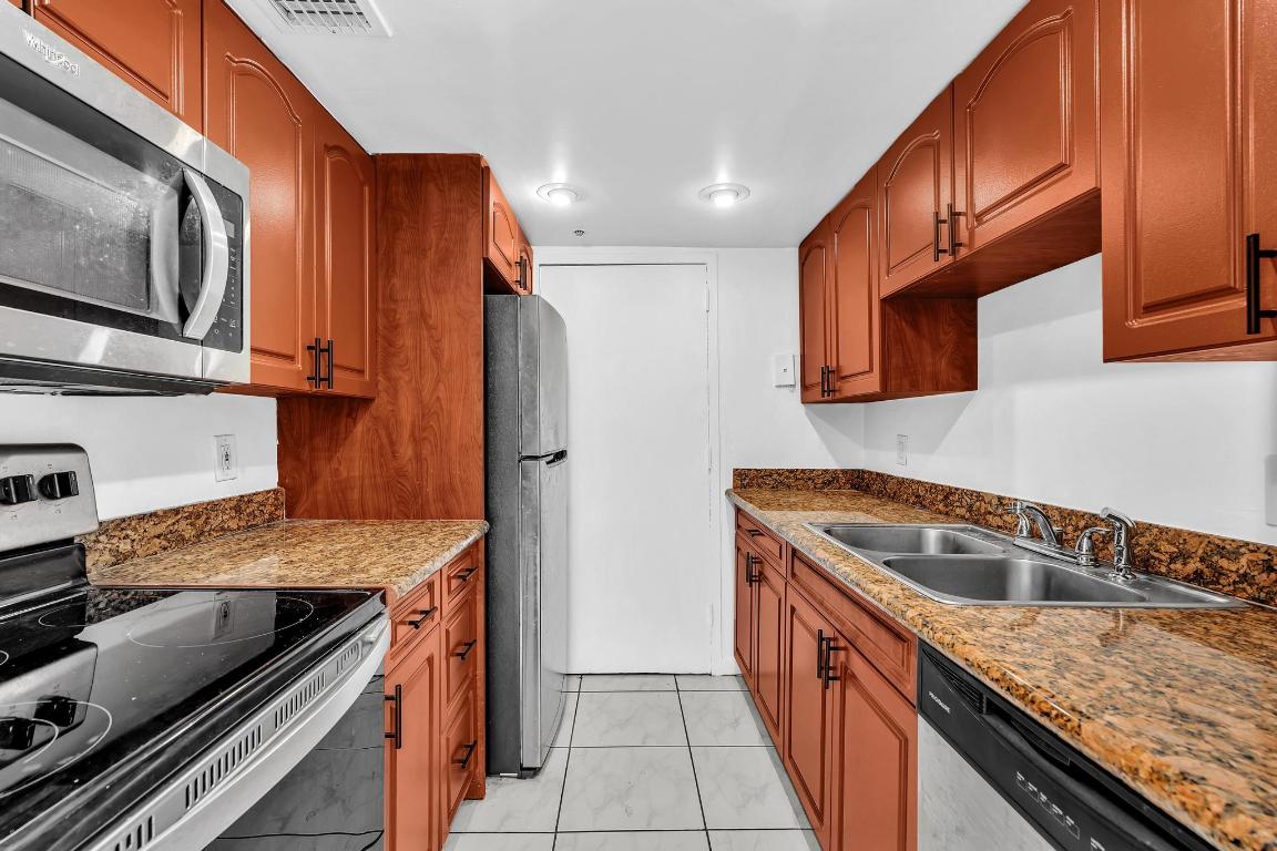 VECINO DEL MAR CONDO - Residential Lease