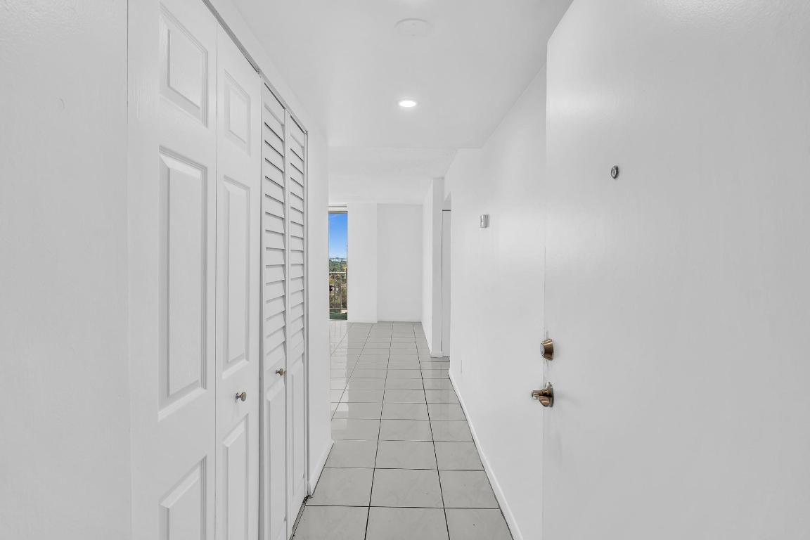 VECINO DEL MAR CONDO - Residential Lease