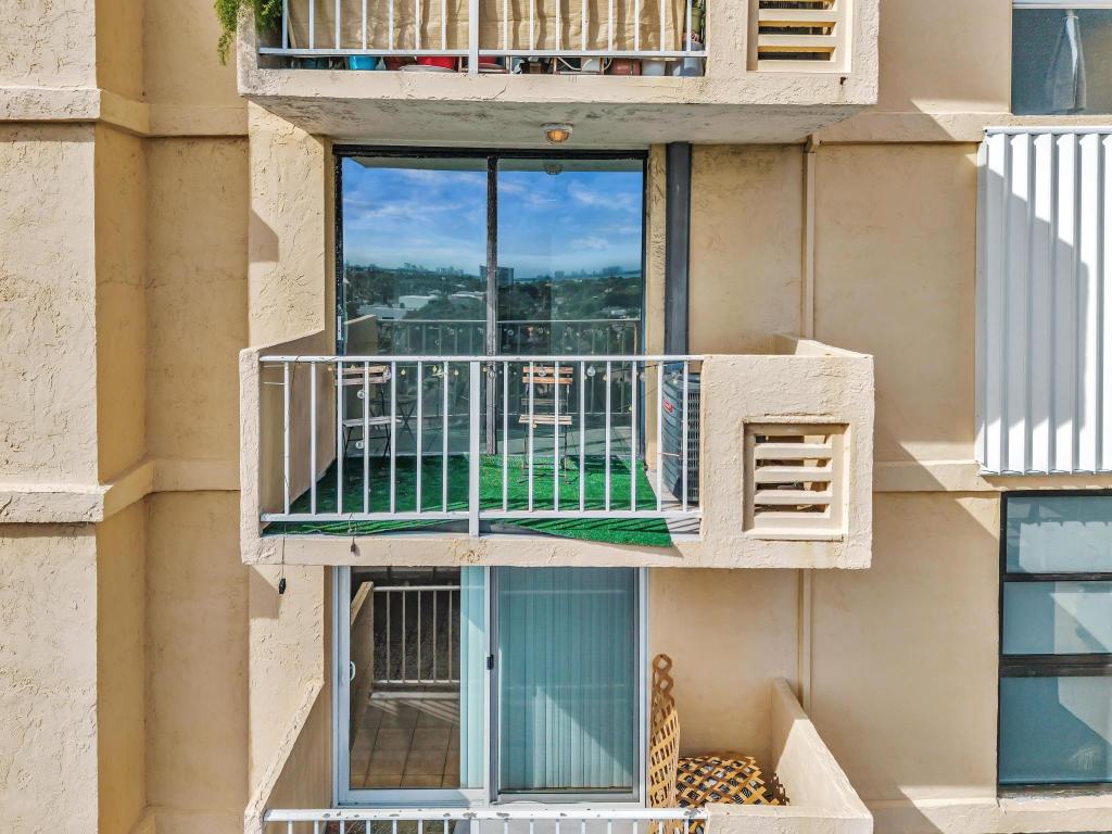 VECINO DEL MAR CONDO - Residential Lease