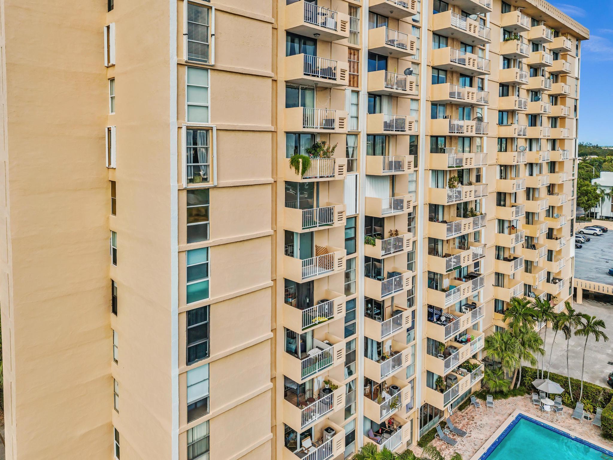 VECINO DEL MAR CONDO - Residential Lease