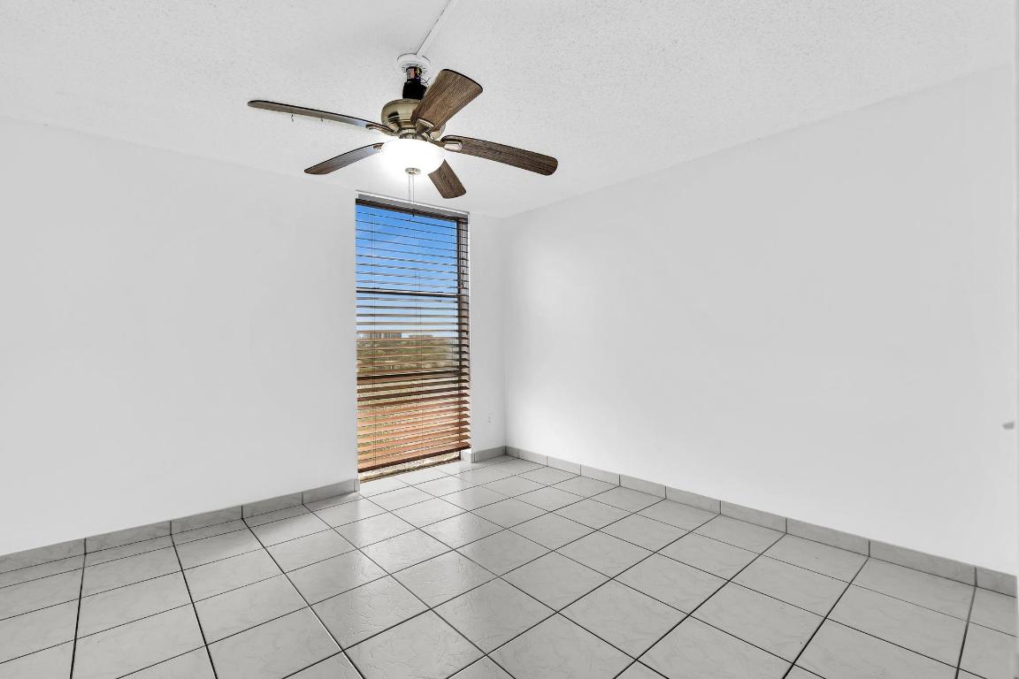 VECINO DEL MAR CONDO - Residential Lease