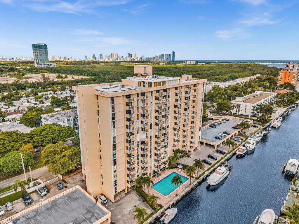 VECINO DEL MAR CONDO - Residential Lease