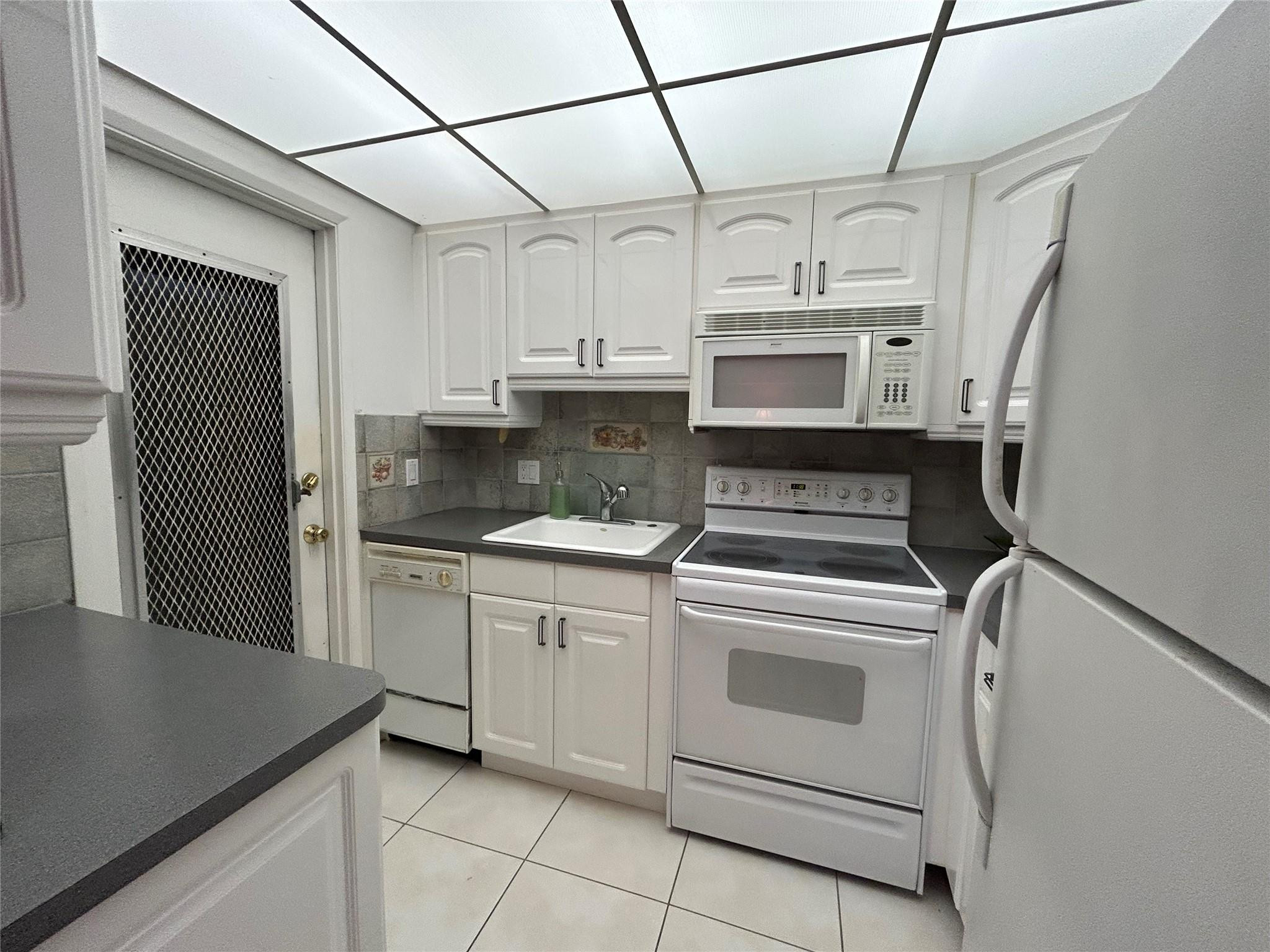 Lighthouse Point Gardens - Residential