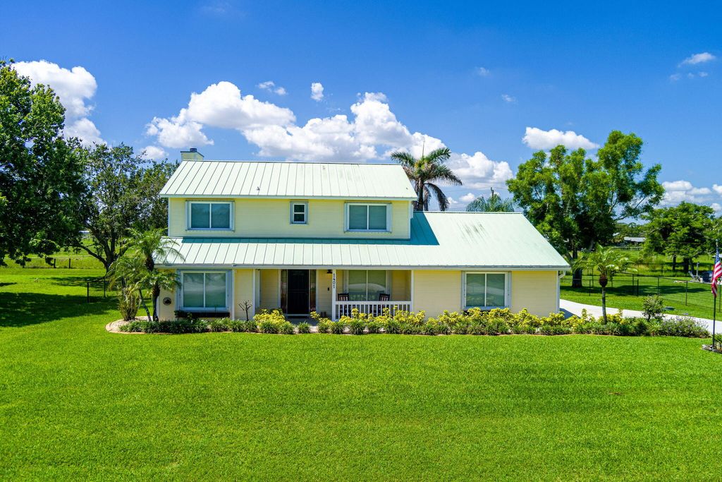 Photo of 1401 Mallard Court, Fort Pierce, FL 34982 (MLS # B26044583)