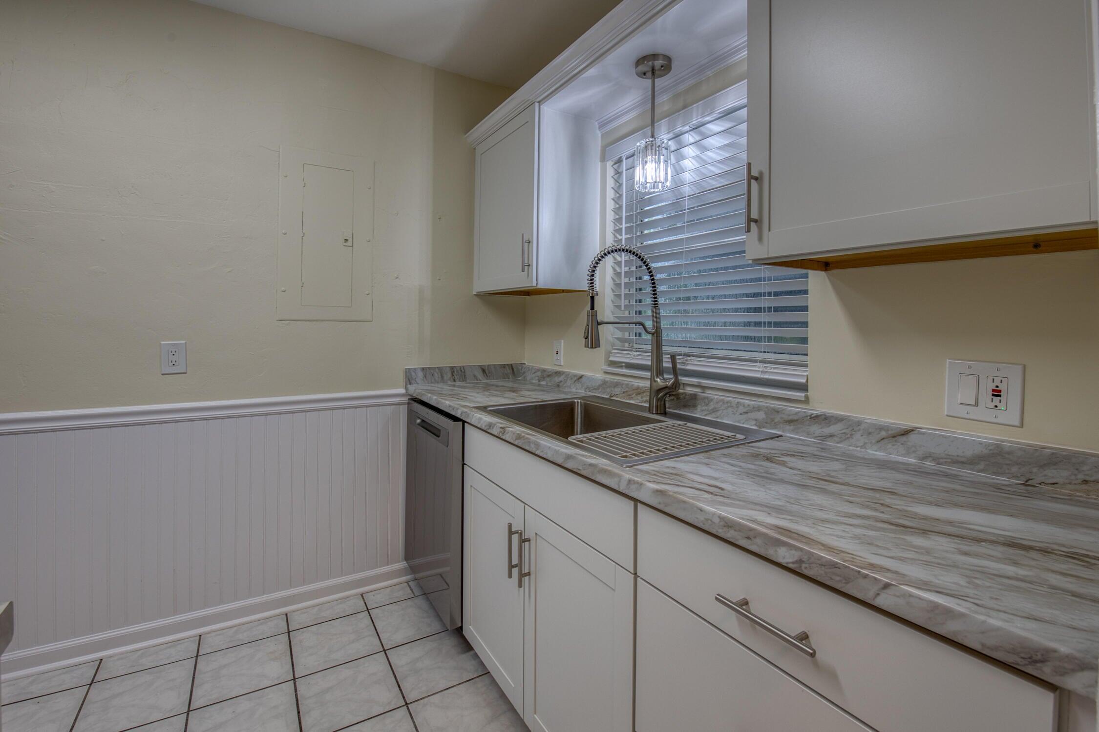 LAKE WORTH TOWN OF - Residential Lease