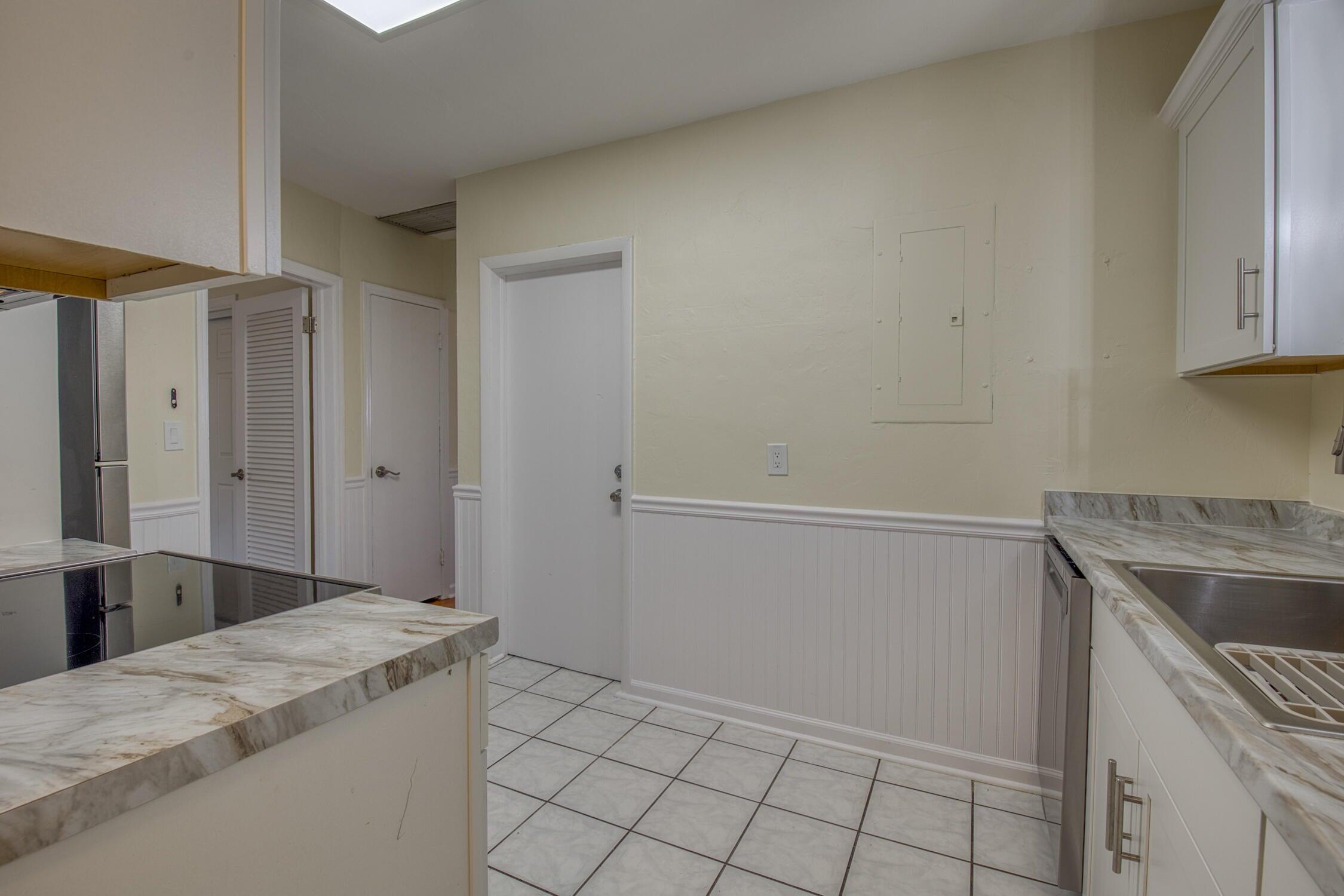 LAKE WORTH TOWN OF - Residential Lease