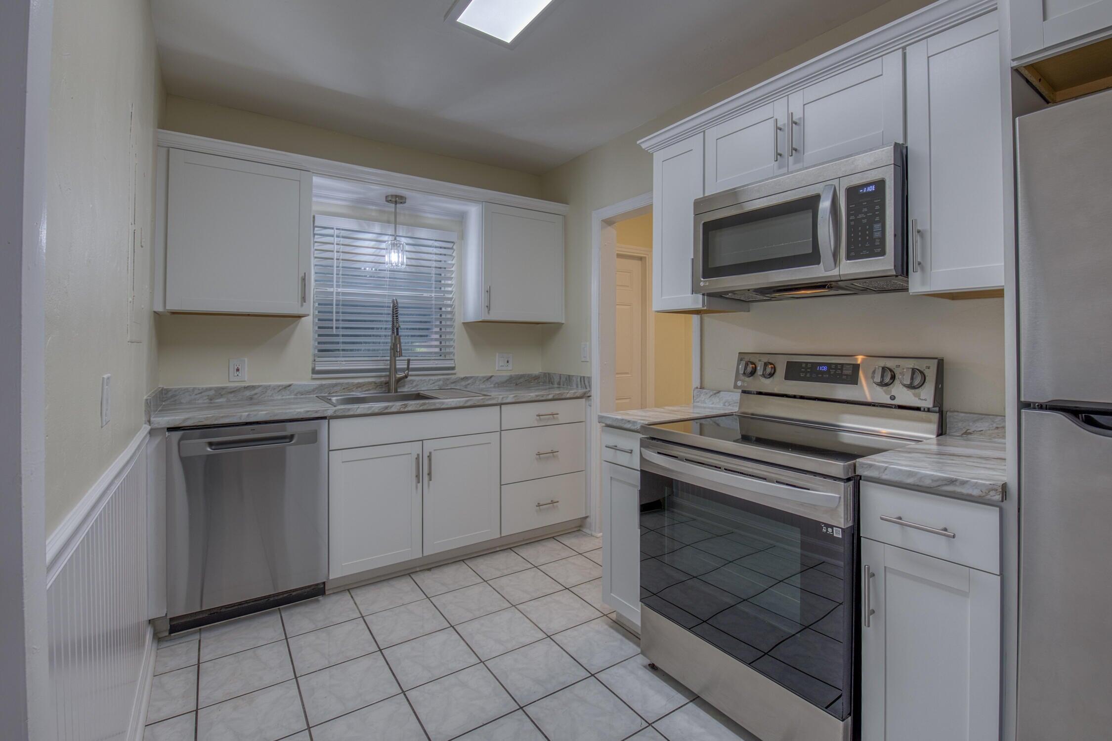 LAKE WORTH TOWN OF - Residential Lease