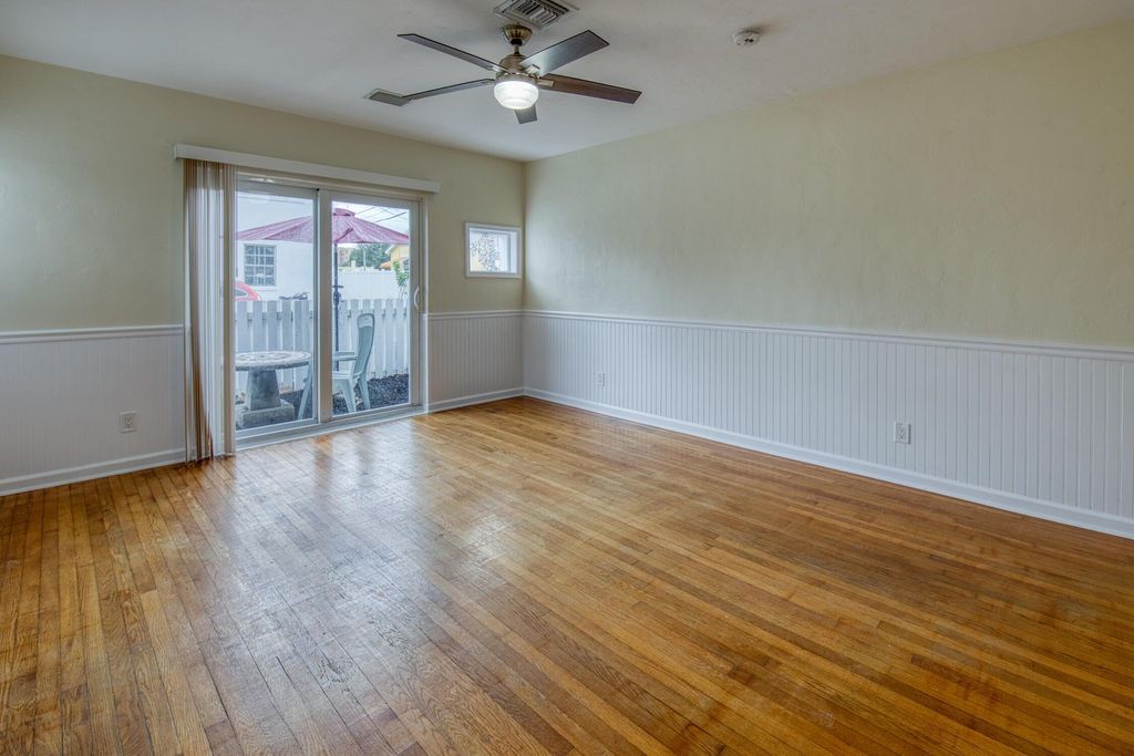 Photo of 301 N Federal Hwy #5 And Attached Garag, Lake Worth Beach, FL 33460 (MLS # R11167603)