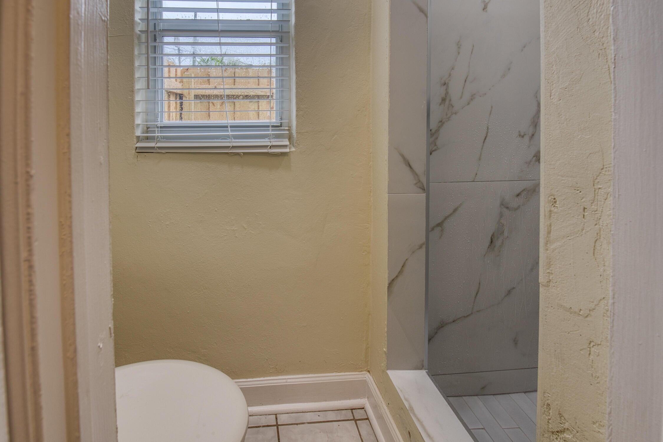 LAKE WORTH TOWN OF - Residential Lease