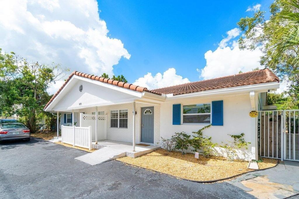 Photo of 809 SE 4th Street #B, Boynton Beach, FL 33435 (MLS # R11089469)