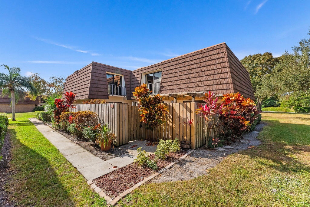 Photo of 2120 21st Lane, Palm Beach Gardens, FL 33418 (MLS # R11044393)