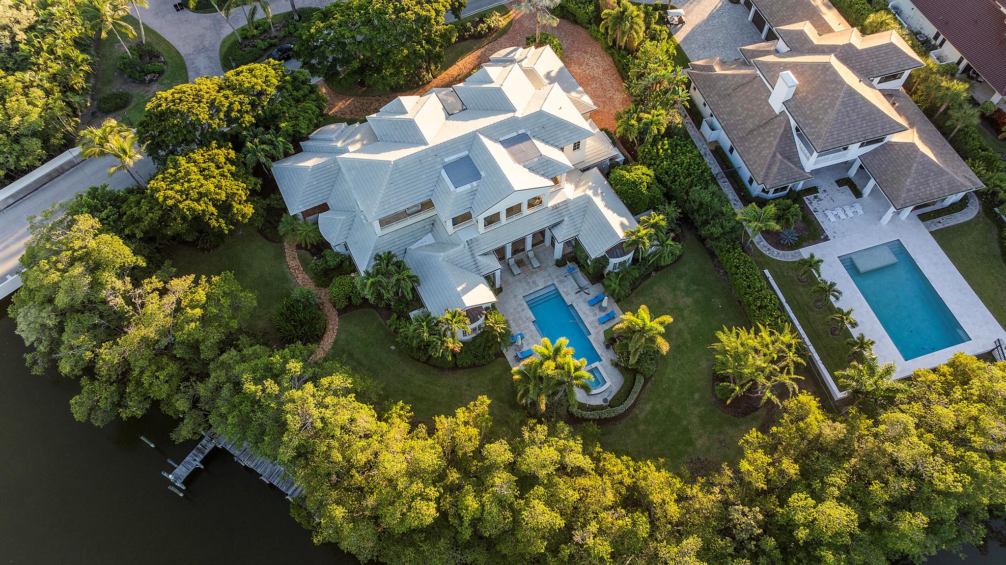 6968 SE Harbor Circle