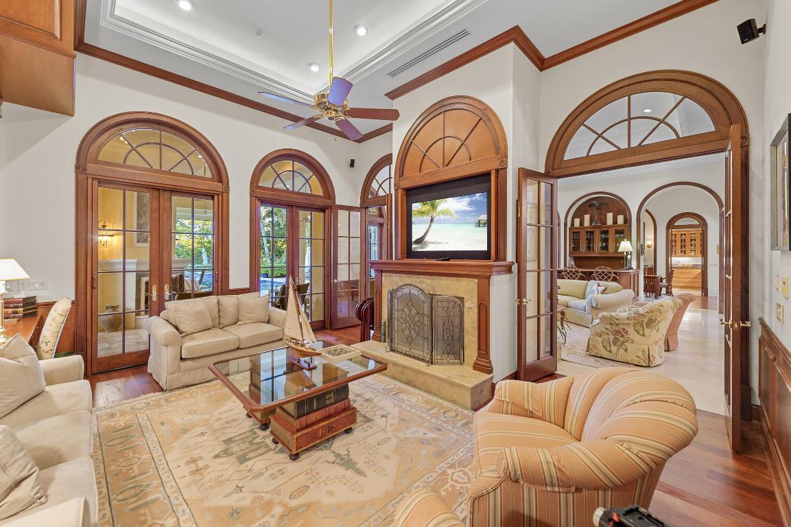 SAILFISH POINT - Residential