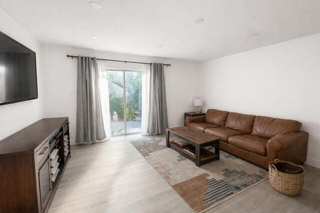 809 W Oakland Park Boulevard K1