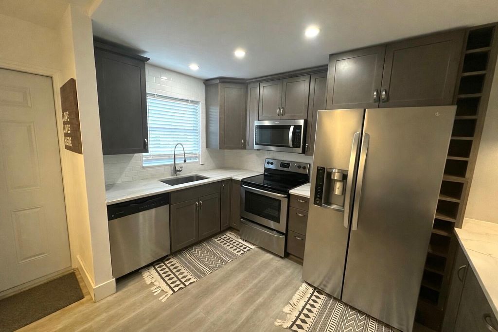 Photo of 809 W Oakland Park Boulevard #K1, Oakland Park, FL 33311 (MLS # B26011574)