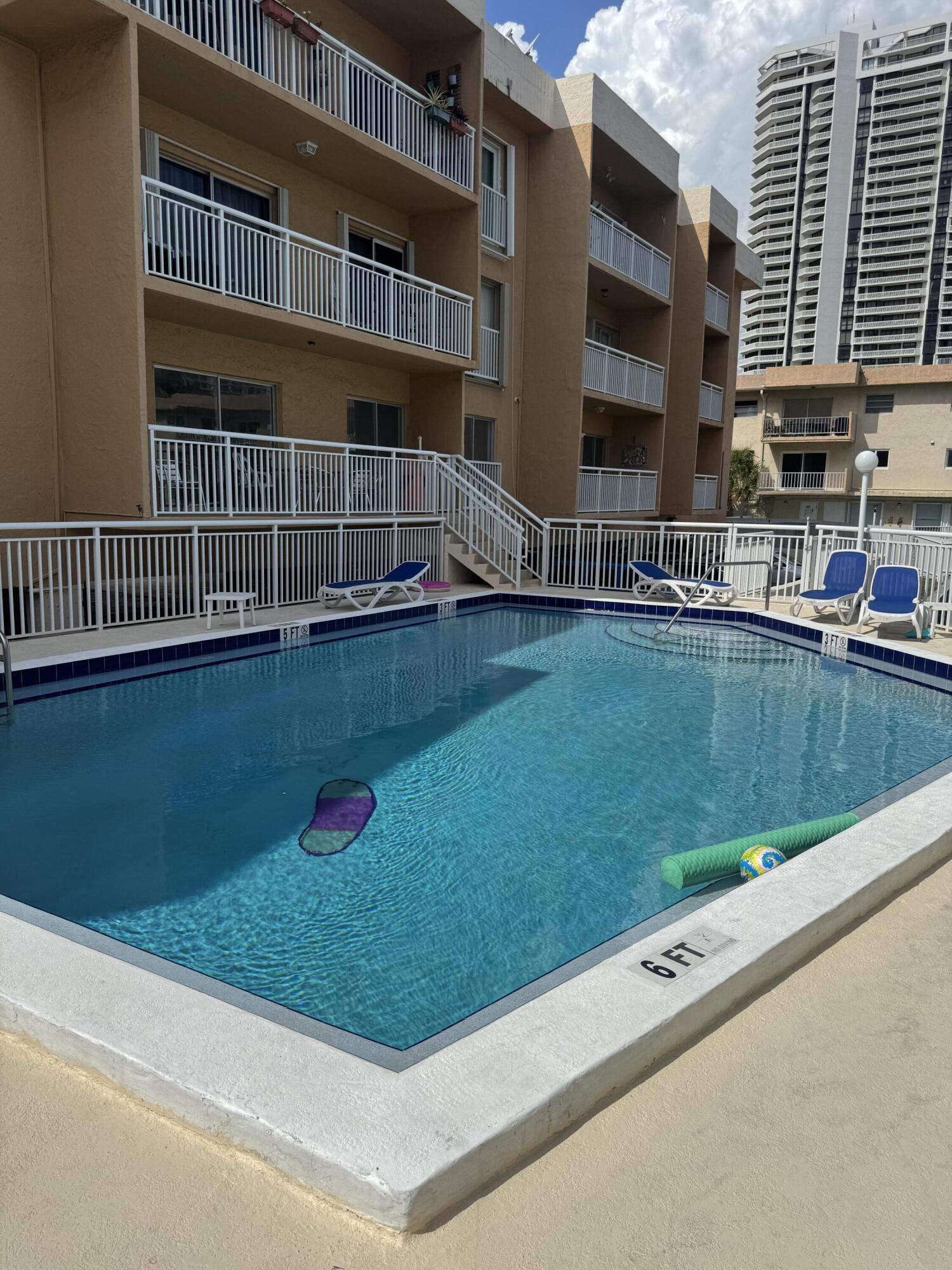 FLORENCE CONDO - Residential