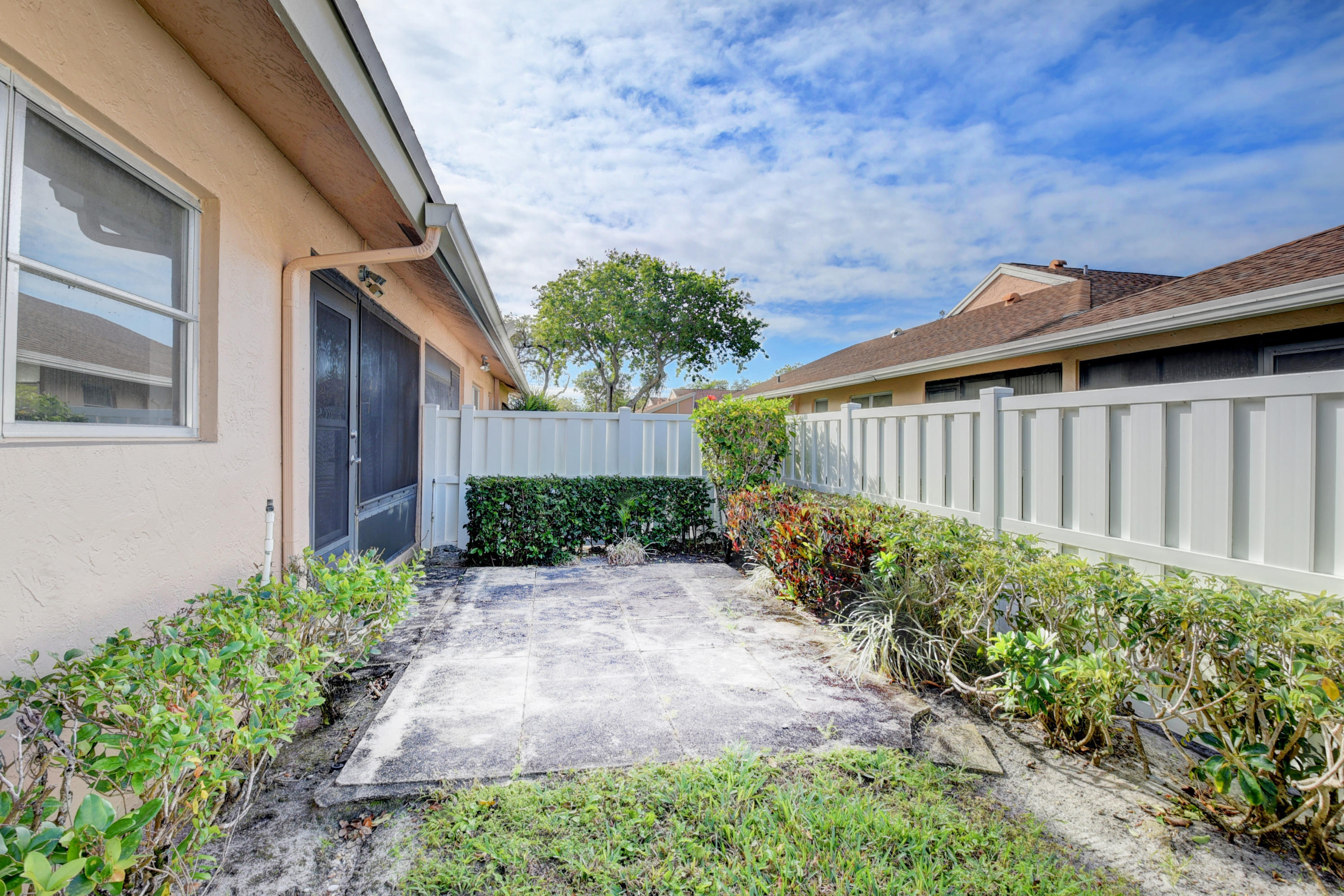 WHISPER WALK - Residential