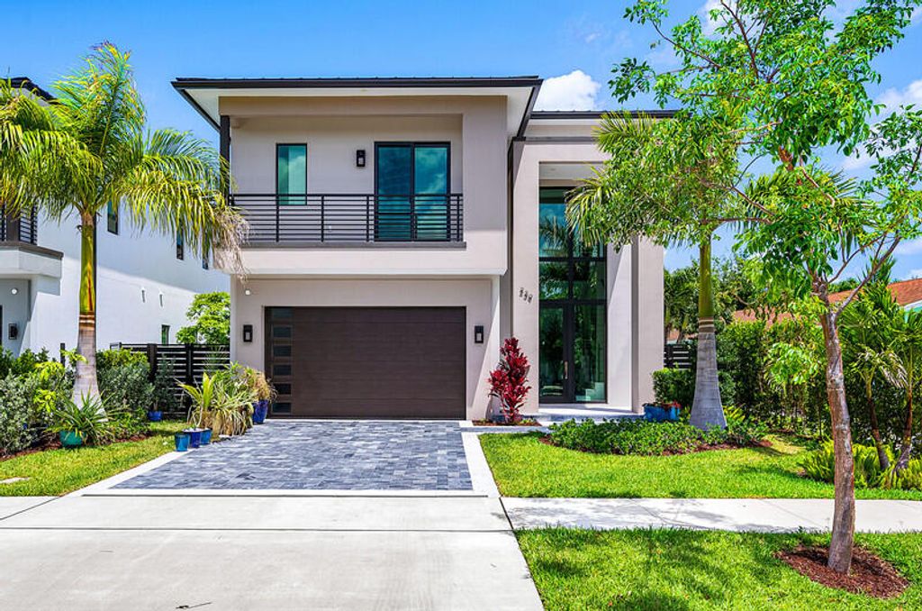 Photo of 239 NE 11th Street, Delray Beach, FL 33444 (MLS # B26006941)