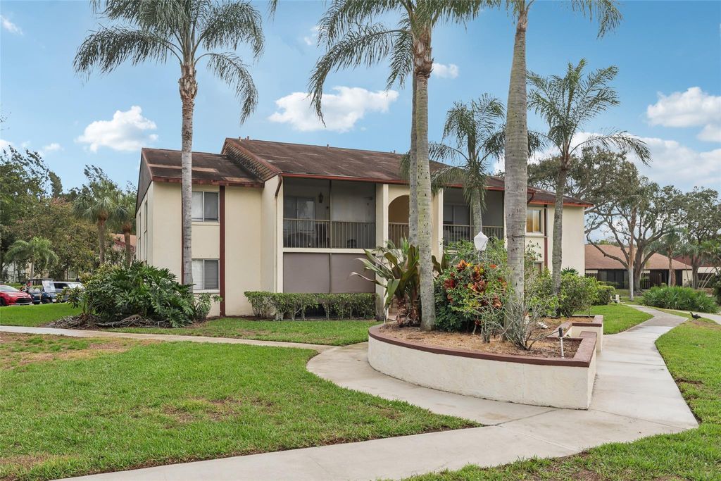 Photo of 4850 Sable Pine Circle #D1, West Palm Beach, FL 33417 (MLS # F10487063)