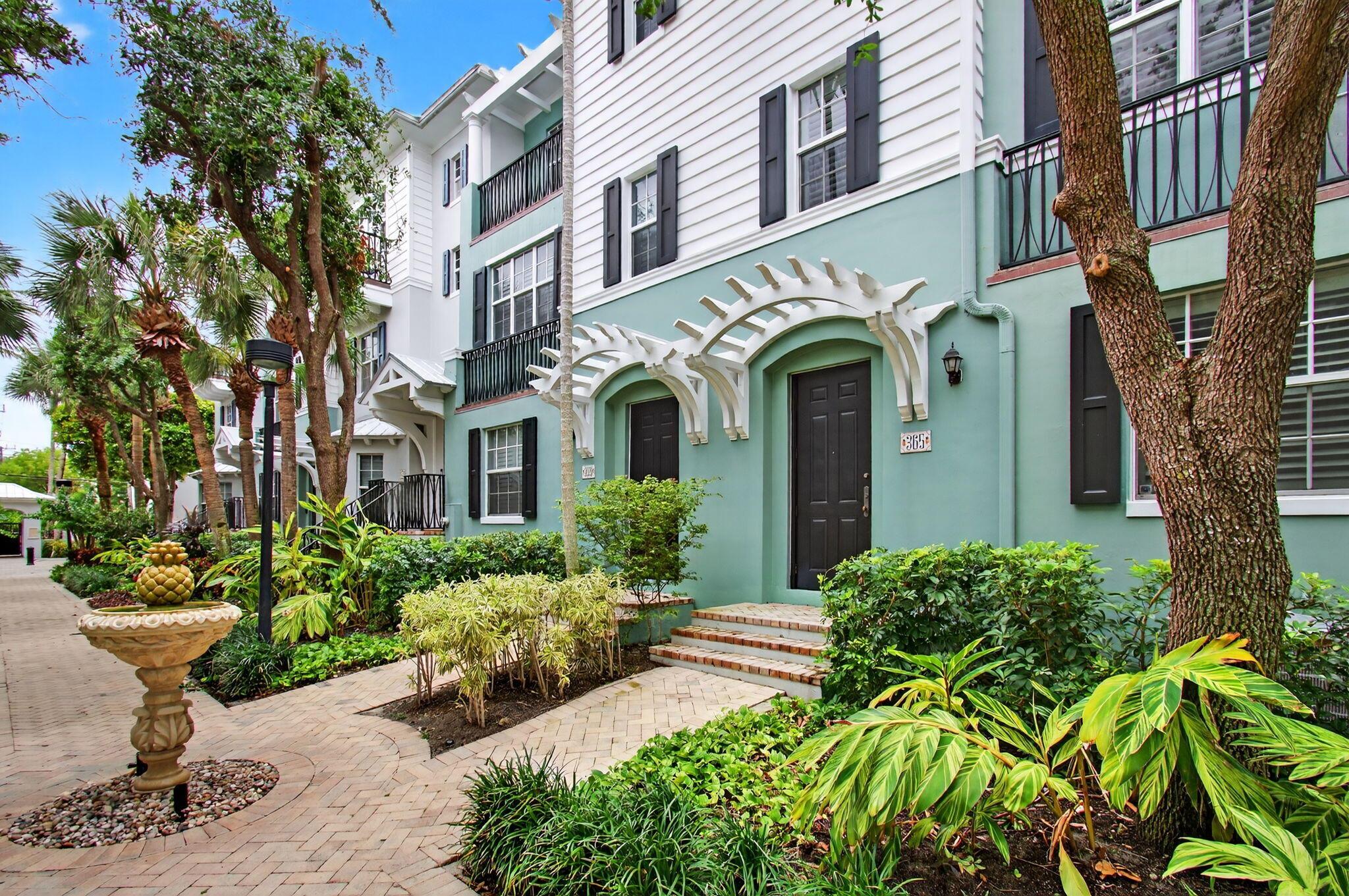 365 W Mallory Circle