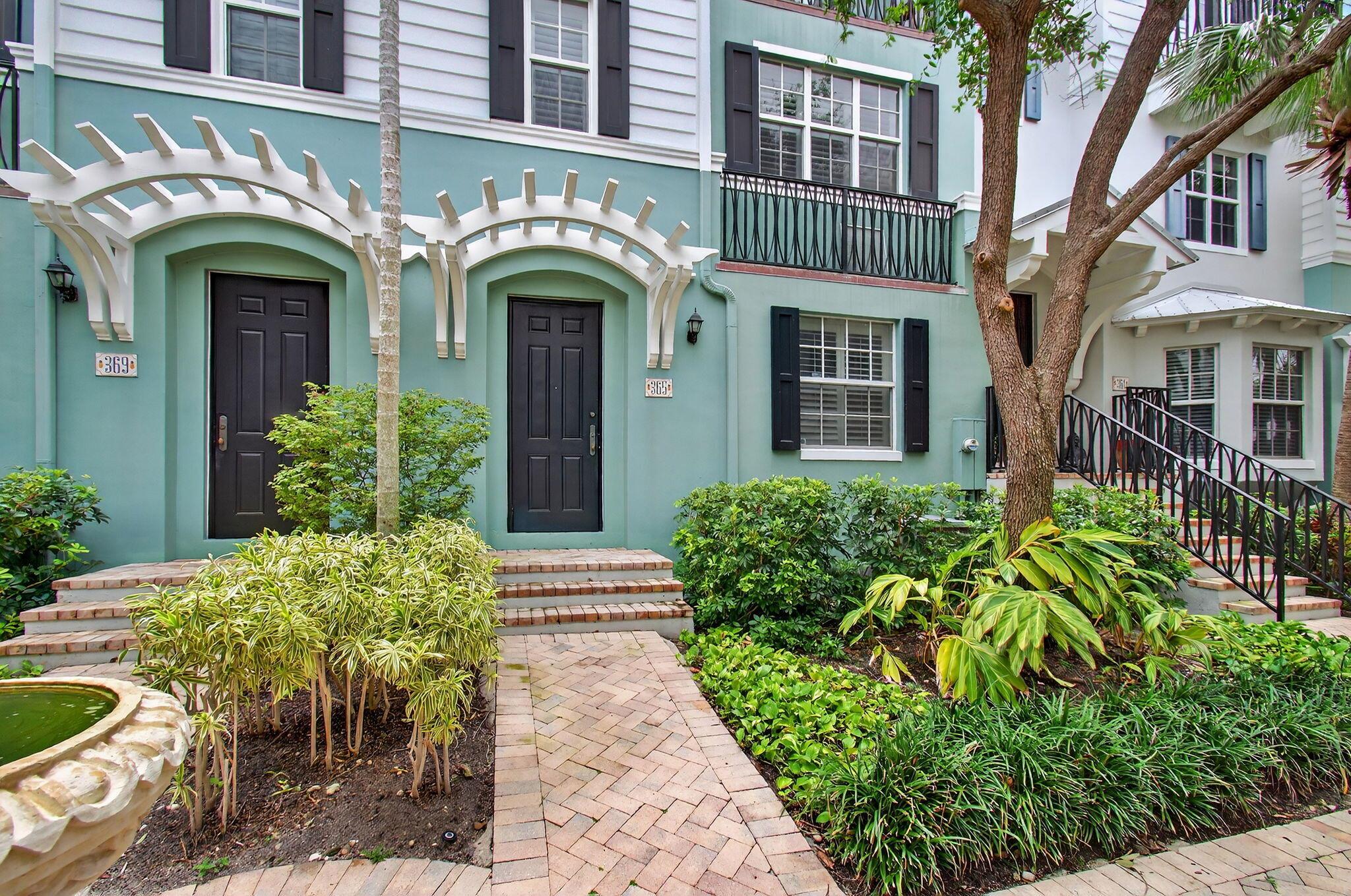 365 W Mallory Circle